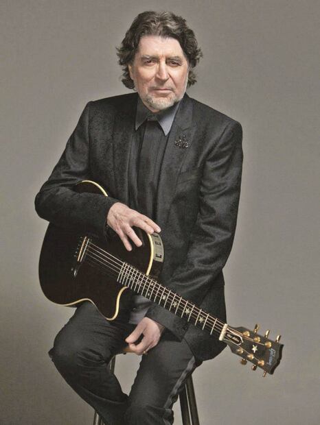 Joaquín Sabina cumple 71 años enamorado de Jimena, el amor de su vida