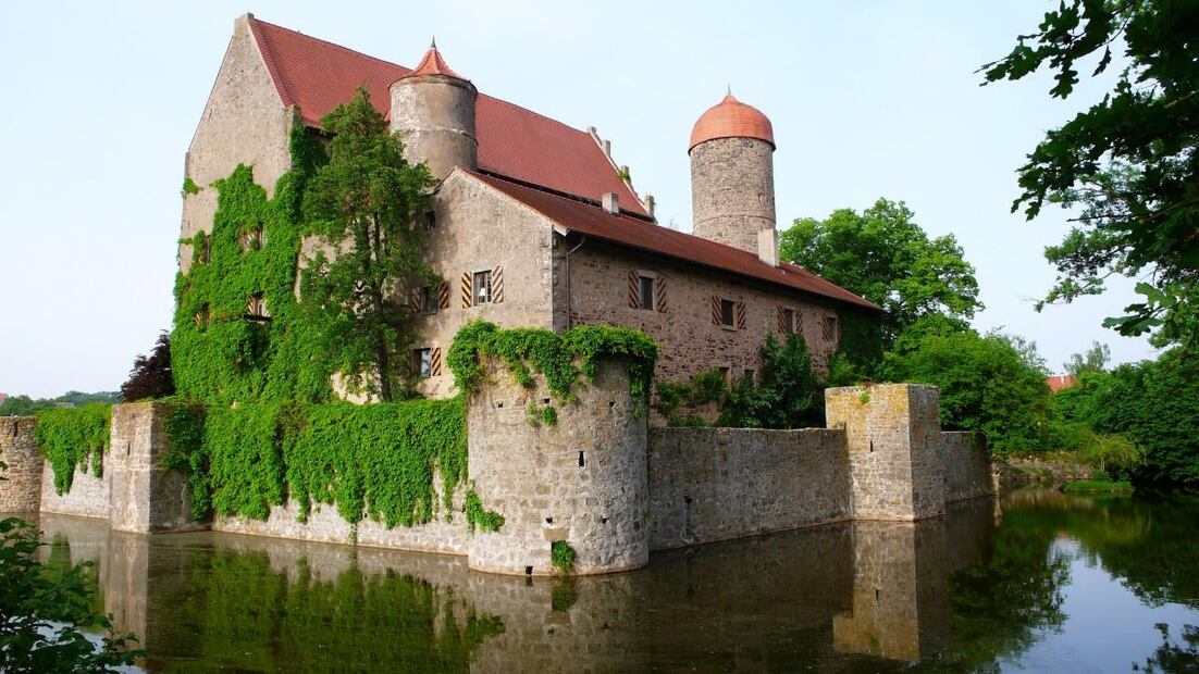 10 castillos donde te puedes hospedar