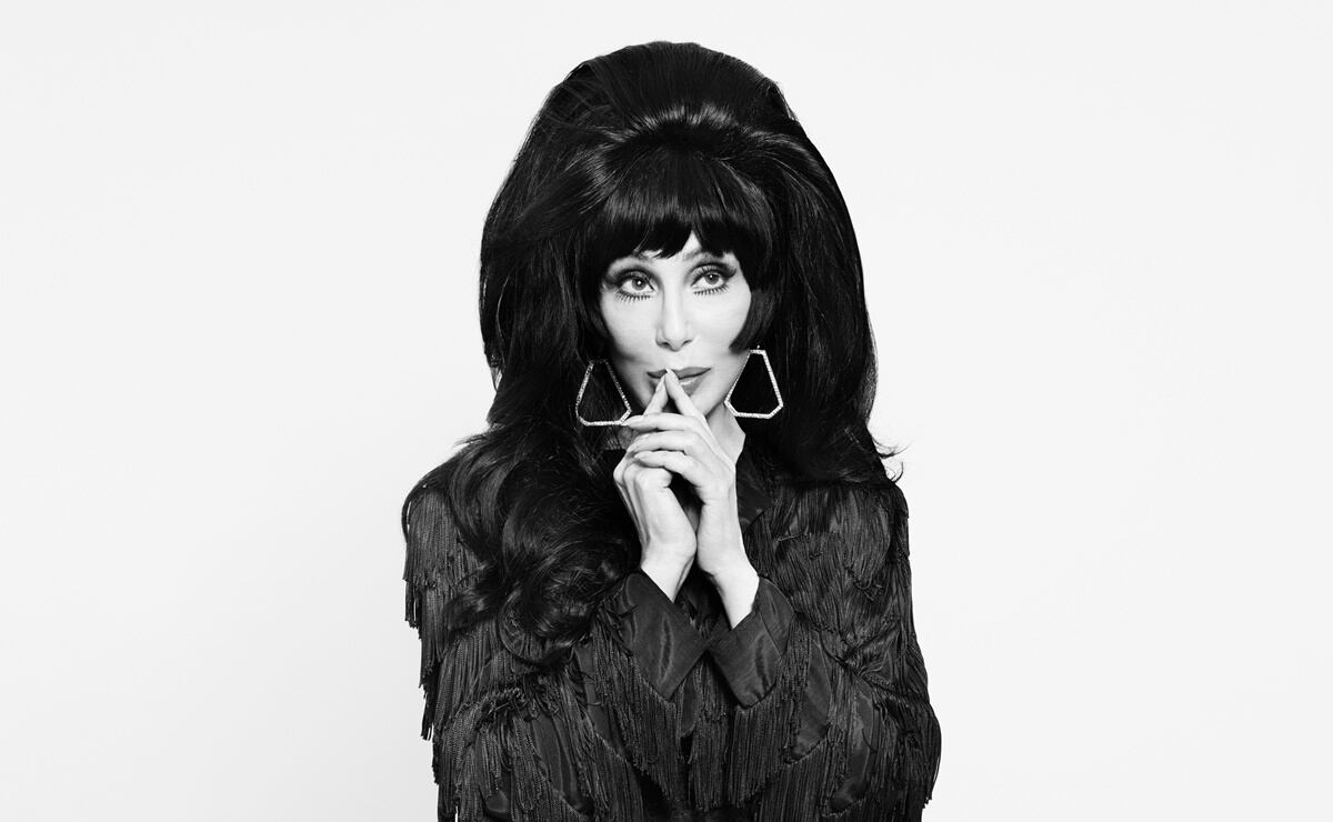 Cher debuta en TikTok y pasa de rubia a morena y viceversa en un divertido video
