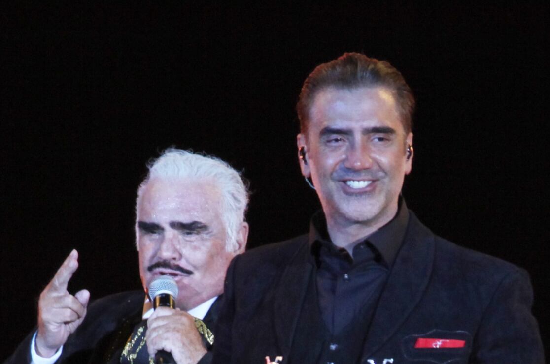 Alejandro Fernández recuerda a su papá, Vicente Fernández, a un año de su fallecimiento