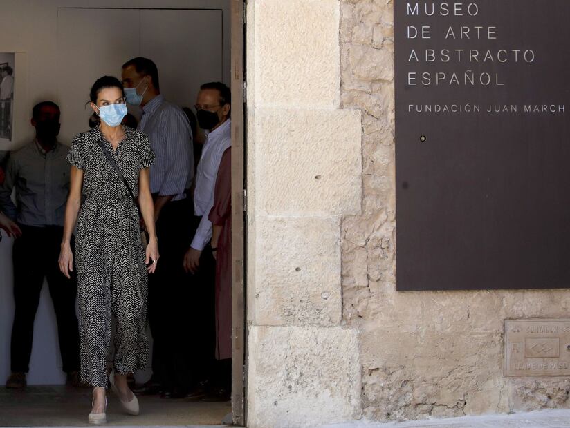 La reina Letizia visita ciudad que recorrió en su luna de miel en mono ‘low cost’ 