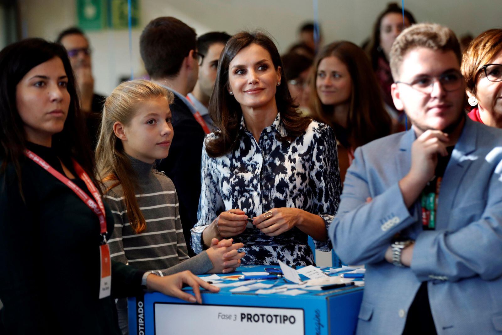 Meghan Markle y la reina Letizia tras los diseños de Victoria Beckham