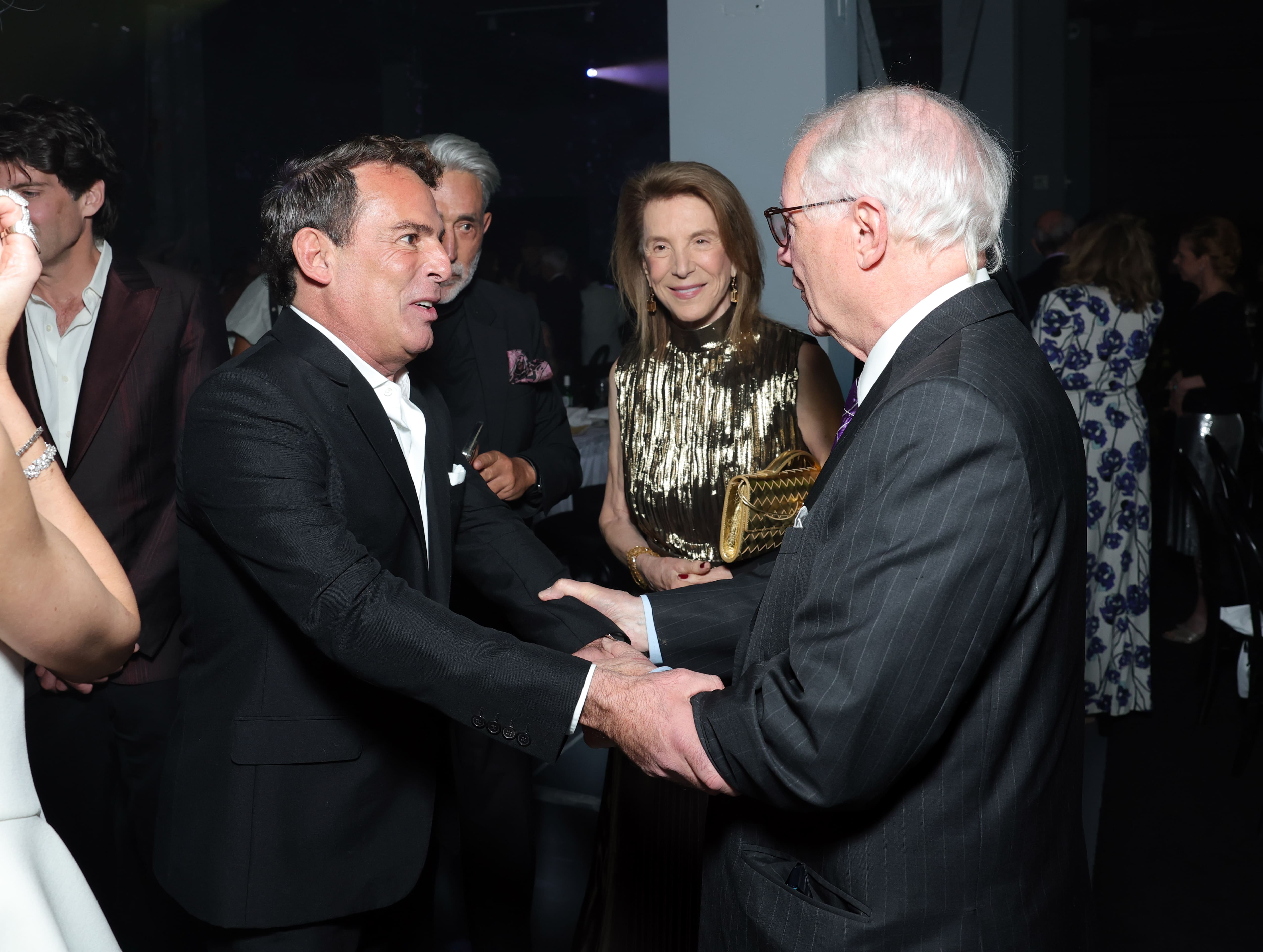 Eugenio López Alonso, Linda May y Richard Koshalek. (Fotos: Getty Images)