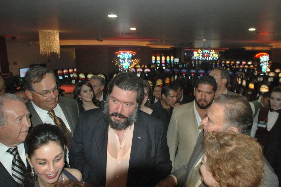Jorge Hank Rhon: Conoce quiénes han sido las esposas del empresario
