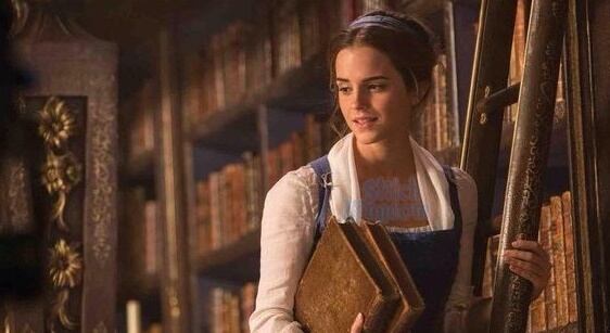  Emma Watson como 'Bella'