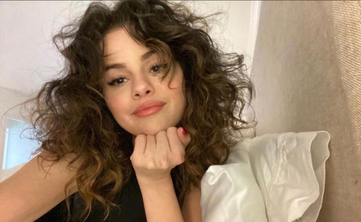 Selena Gómez comparte su emoción porque Billie Eilish usó su marca de maquillaje