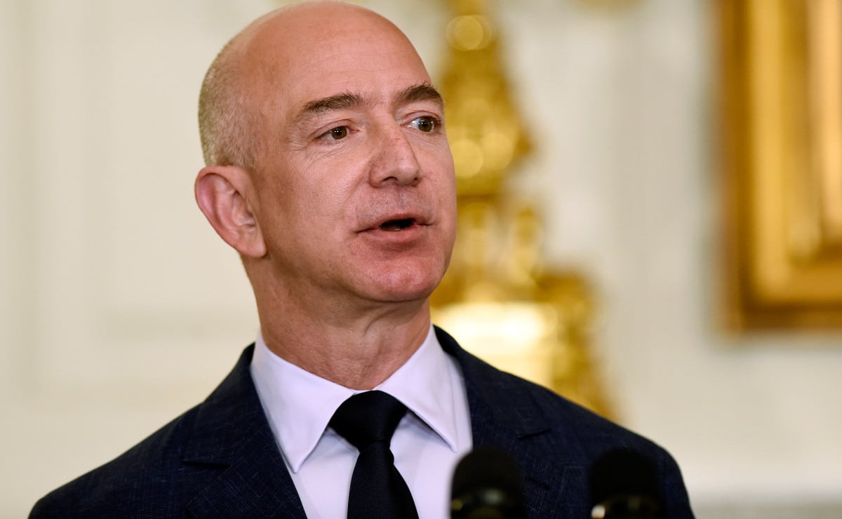 Jeff Bezos revela que su mamá lo tuvo a los 17 años 