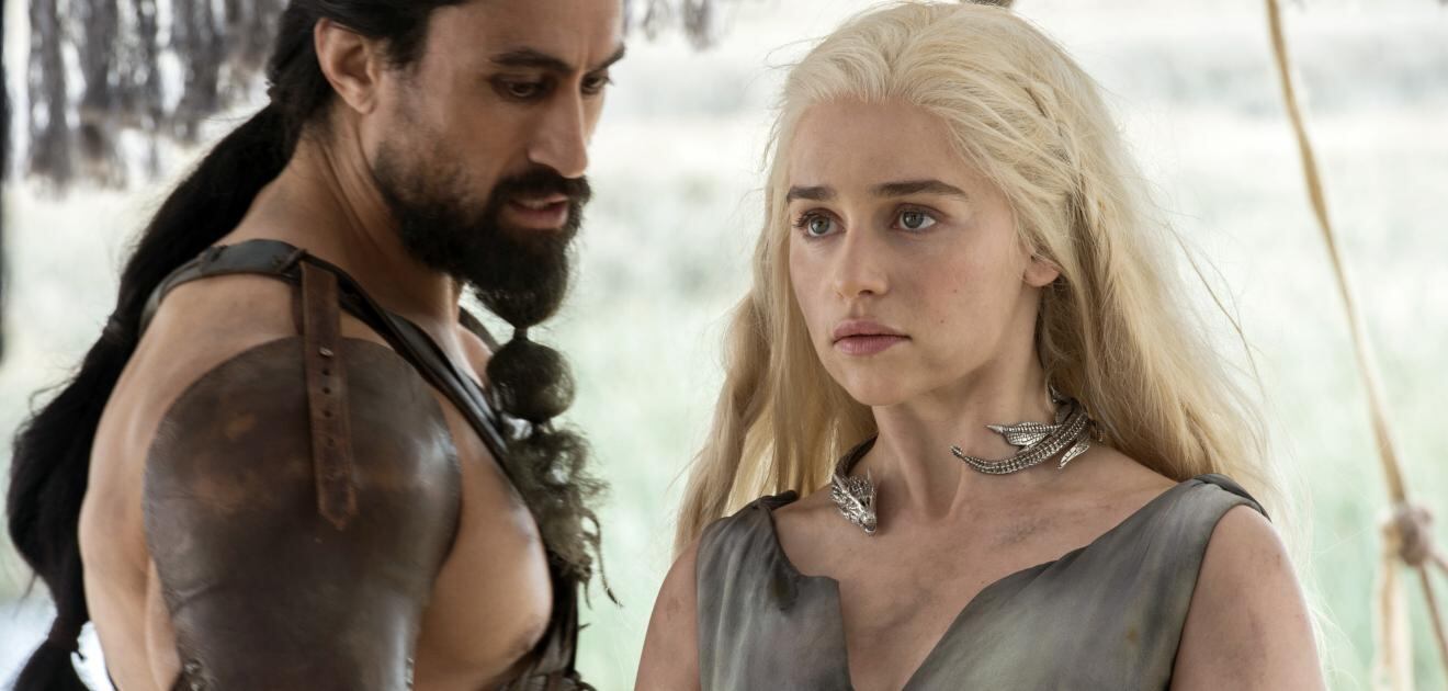 ¿Se parece o no? Develan figura de cera de Daenerys Targaryen pero fans de Emilia Clarke se burlan