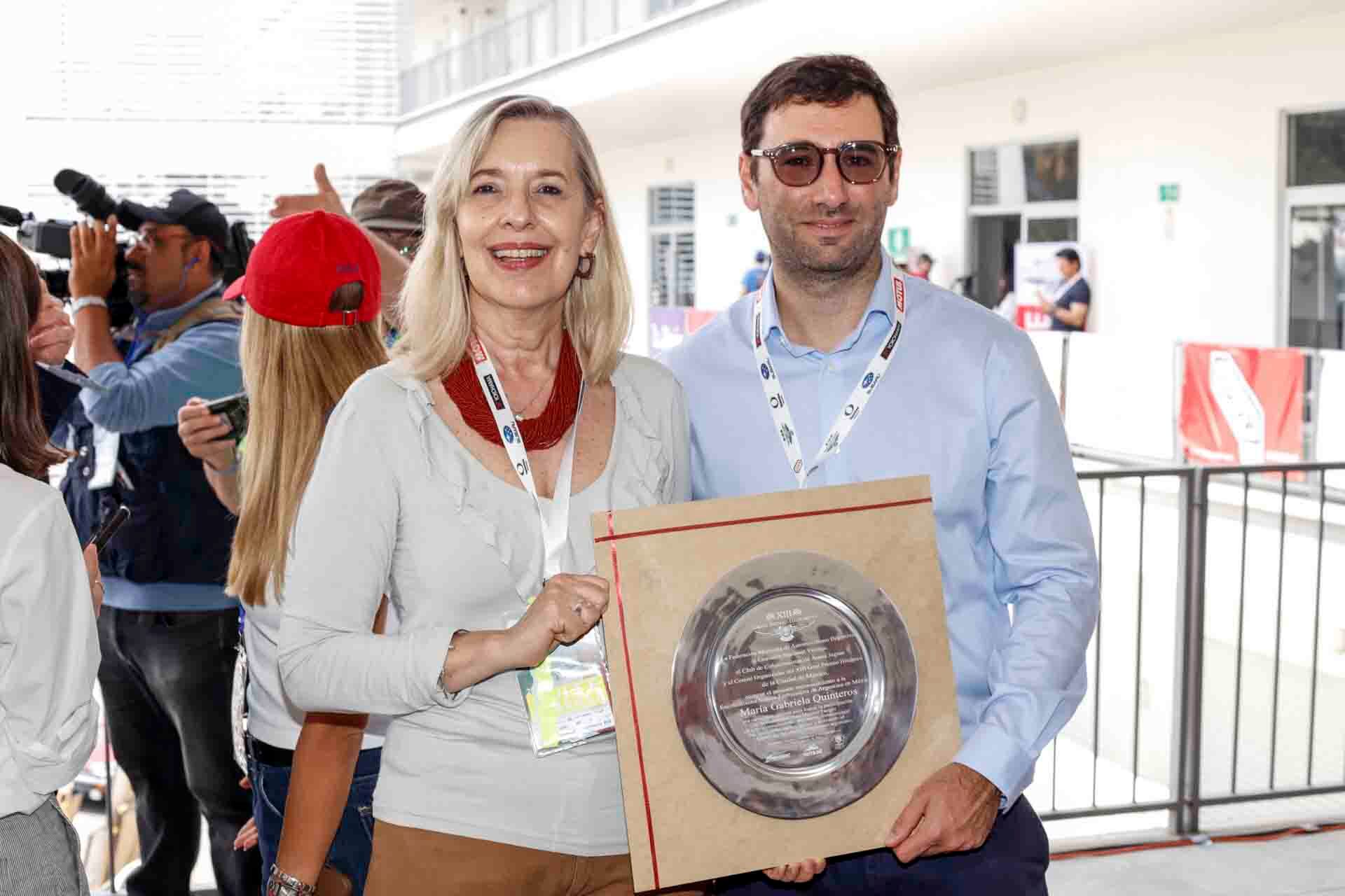Embajadora de Argentina en México María Gabriela Quinteros y Arturo Crosetti. (Foto: Esteban Torreblanca)