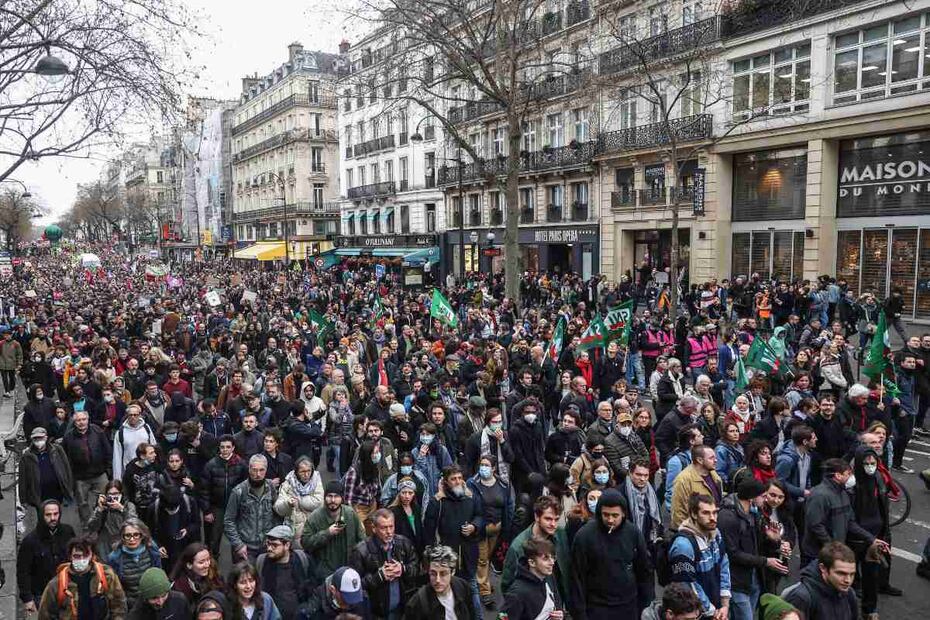 Cancelan visita del rey Carlos III y Camila a Francia ante disturbios fuera de control
