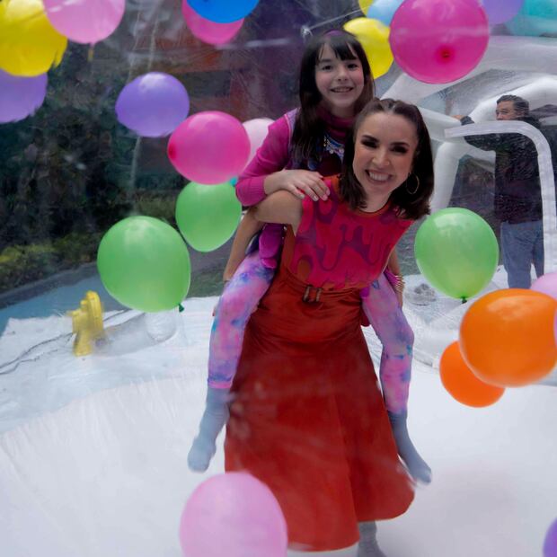 Andrea Torre junto a su hija Rex / Foto: Cortesía