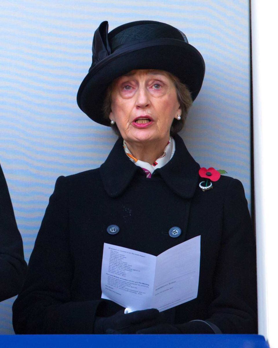 La madrina del príncipe William renuncia tras comentarios 'inaceptables' en el palacio de Buckingham