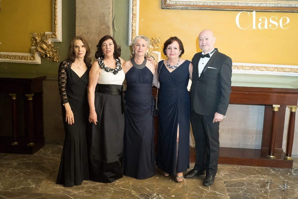 Andrea Vara y Mauricio Hernández unen sus vidas en emotiva ceremonia