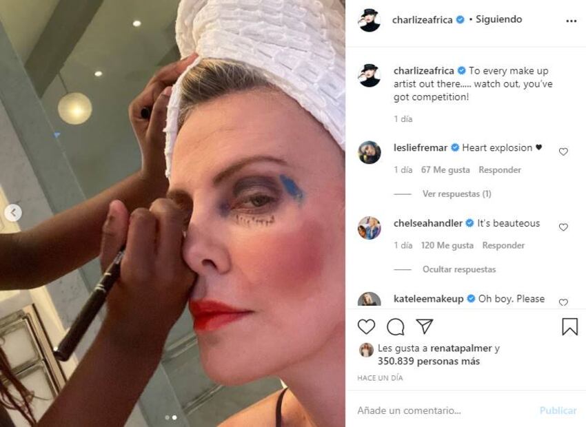 Charlize Theron se deja maquillar por sus hijas ¡y el resultado es muy divertido!