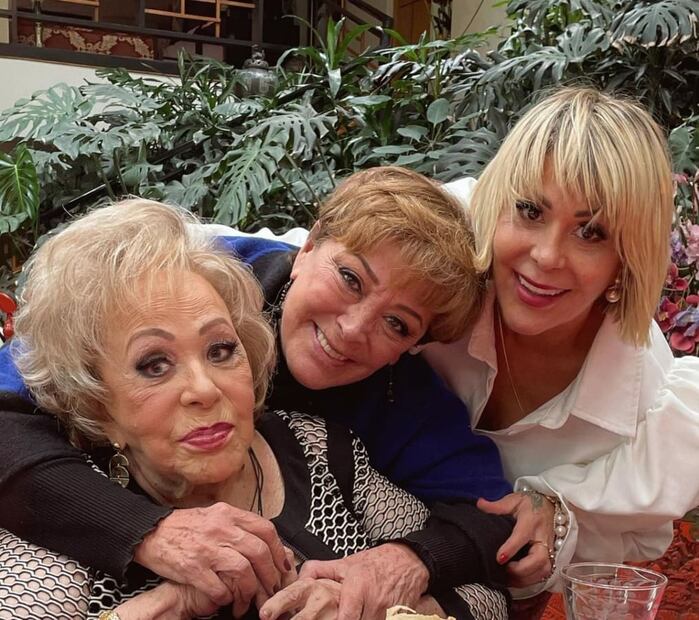 Sylvia Pasquel junto a Silvia Pinal y Alejandra Guzmán / Instagram: @sylviapasqueloficial