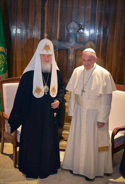 El papa Francisco y Kirill, patriarca de la iglesia ortodoxa, reunidos por crisis en Rusia