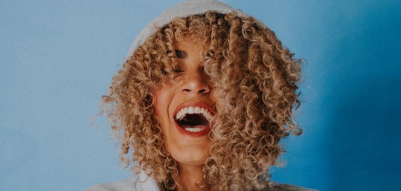 La felicidad es una elección y está bien ser feliz 