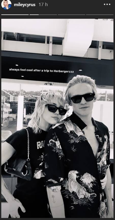 Miley Cyrus y Cody Simpson estrenan cortes de pelo similares 