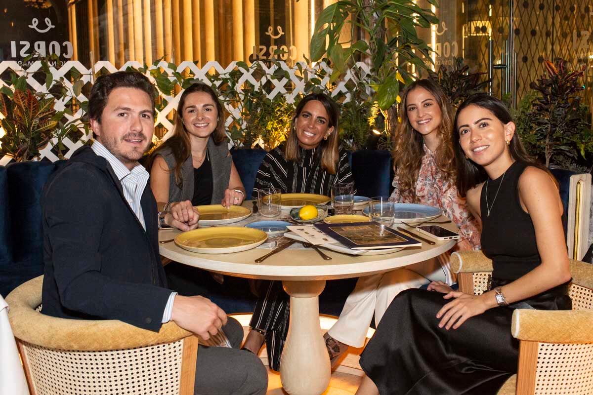 William Scheer, Mariana Zatarain, Regina Sosa, Valeria González y Ana Serrano. (Foto: Esteban Torreblanca)