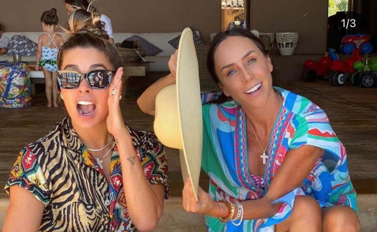 Inés Gómez Mont le regaló a Galilea Montijo un bolso de casi de 4 mdp