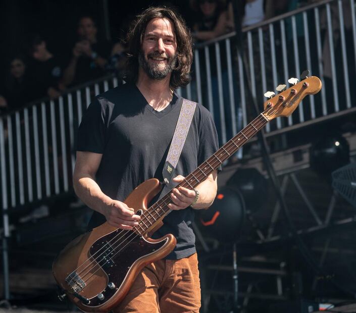 Keanu Reeves toca con la banda Dogstar / AP