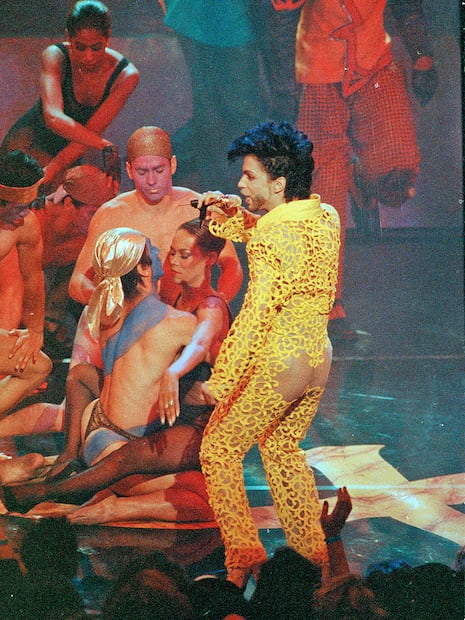 Los looks icónicos de Prince