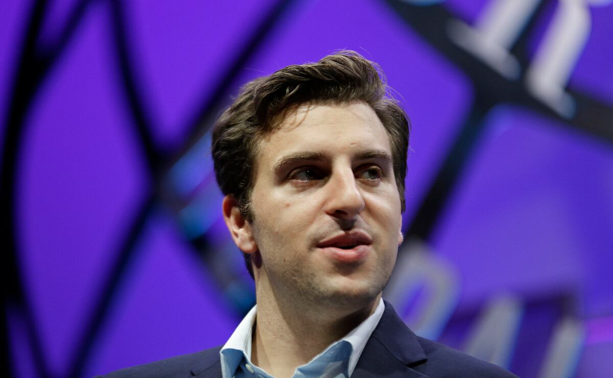 CEO de Airbnb asegura que la empresa perdió casi todo en 6 semanas 