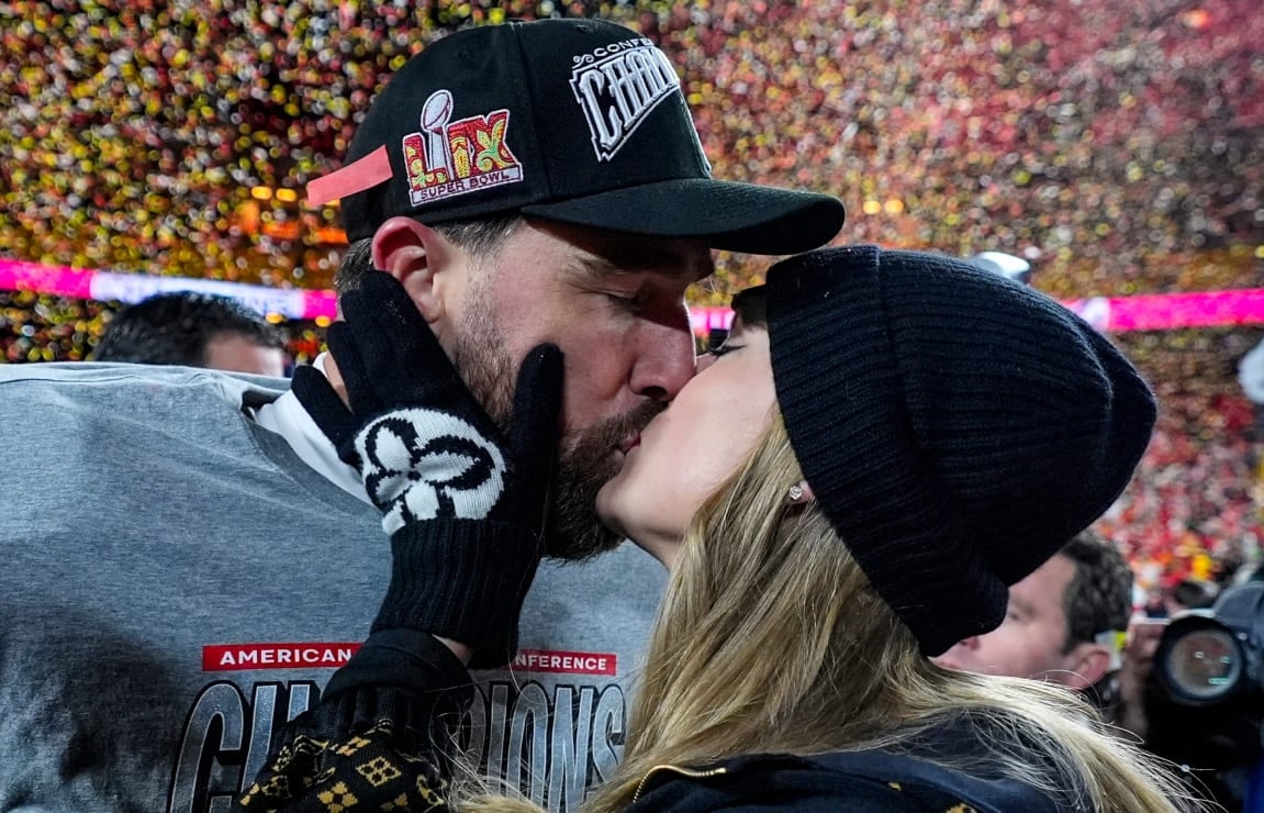 Taylor Swift y Travis Kelce. (Foto: AFP)