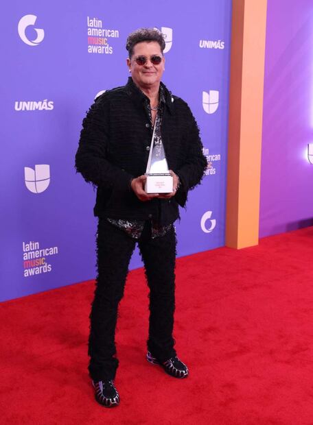 Carlos Vives es dado por muerto y todo por un cariñoso mensaje de Shakira