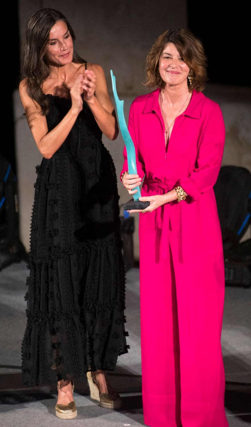 Letizia de España y la actriz Irene Jacob en la clausura del Festival Atlàntida celebrado en Mallorca / AFP