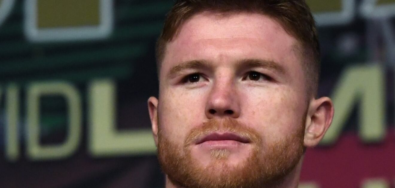 FOTO: ¡Idénticos! Saúl “Canelo”Álvarez presenta a su primer hijo 