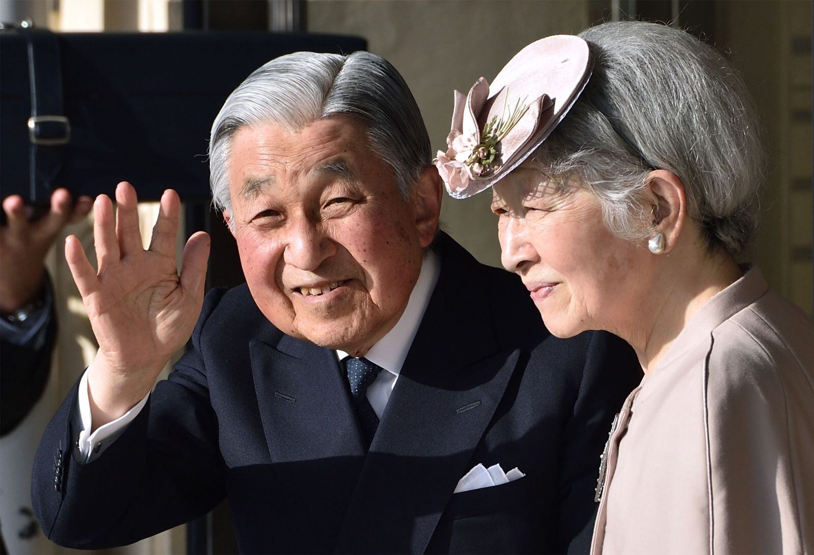 A 12 días de dejar el trono, el emperador Akihito asiste a su último ritual sagrado