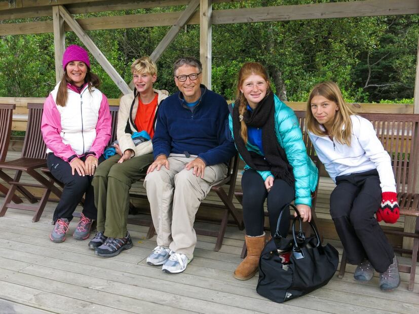 Bill Gates y Miranda French con sus hijos Jennifer, Rory y Phoebe hace unos años / Instagram