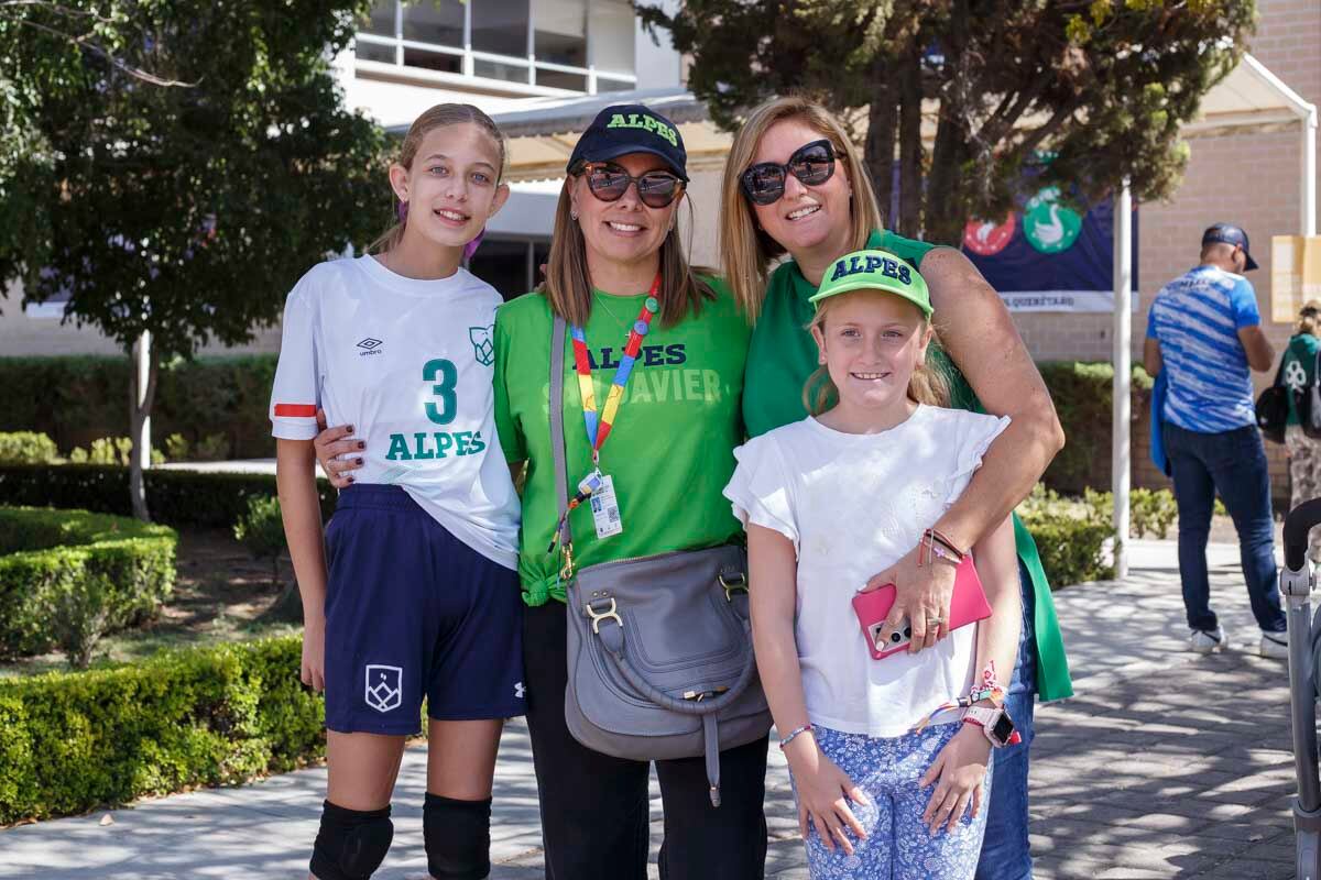 Emma Gómez, Poly Hernández Urtiz,  Antonella Rivas e Isabella Javelly. (Foto: Esteban Torreblanca)