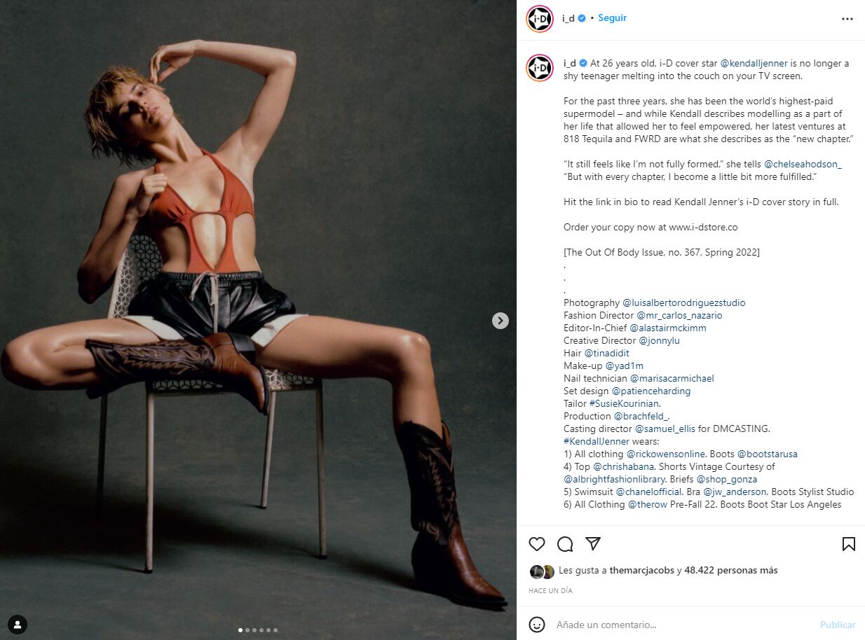 Kendall Jenner eleva la temperatura con un revelador monokini rosa de Gucci