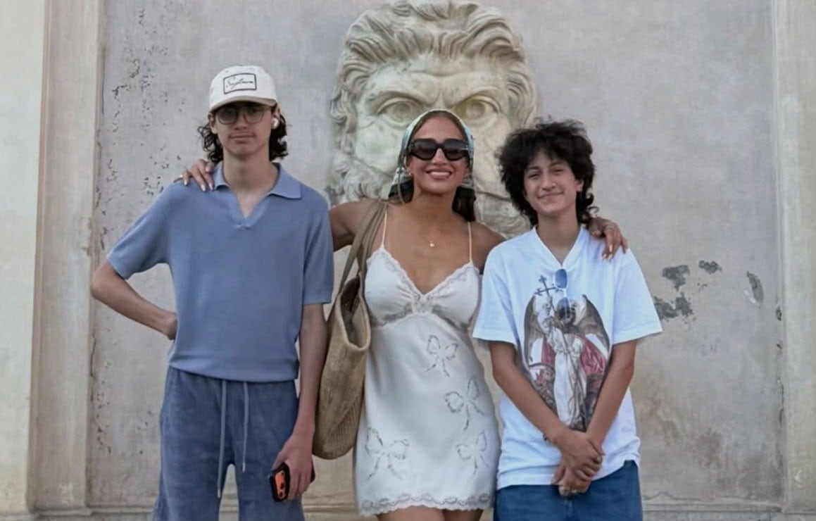 Jennifer Lopez, desde Italia, disfruta del verano con sus hijos