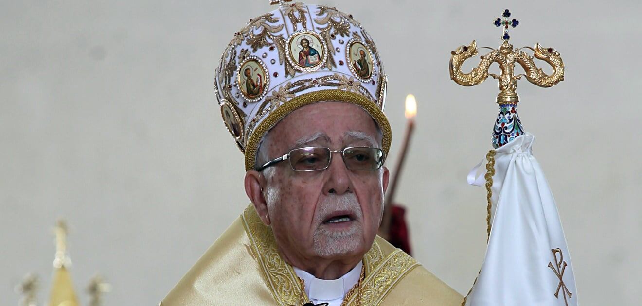<p>El cuerpo del arzobispo Antonio Chedraoui ya descansa en la Catedral de San Pedro y San Pablo de Huixquilucan. <strong>(Fotos: Archivo El Universal y Ricardo Quiroga)</strong></p>
