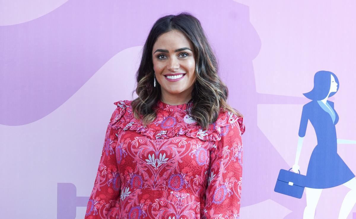 Alessandra Rojo de la Vega canta y llora por las mujeres
