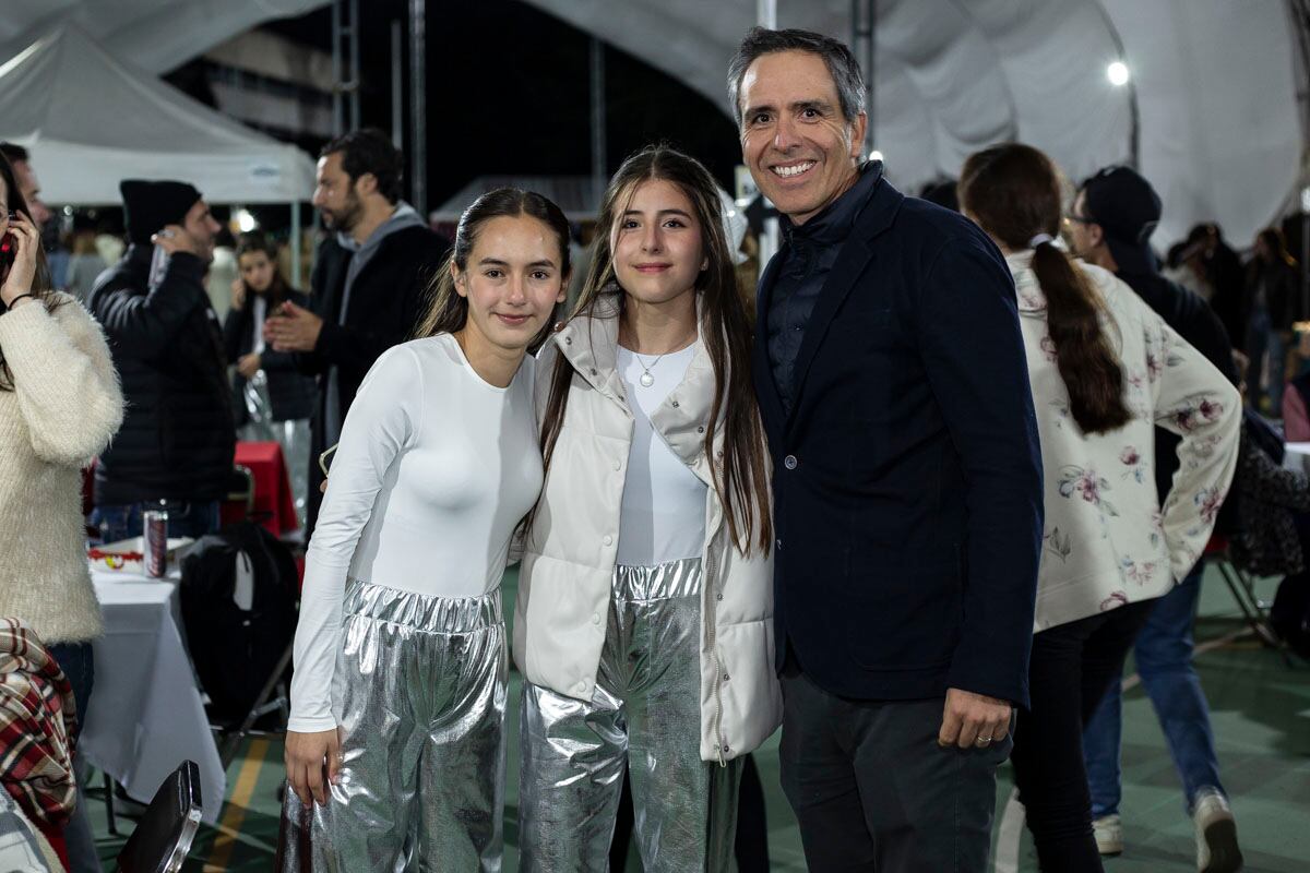 Ana Pau, Carmen y Miguel Ángel García. (Foto: Esteban Torreblanca)