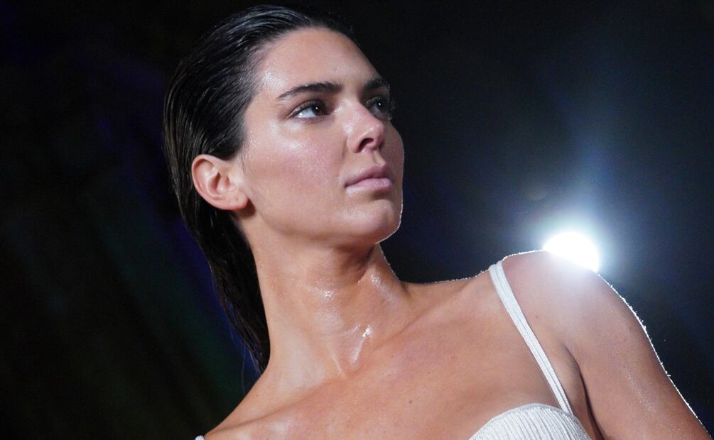 7 veces que Kendall Jenner ha modelado prendas transparentes