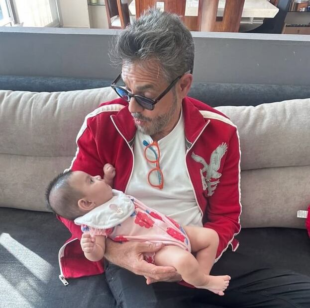 Eugenio Derbez con su nieta Tessa / Foto: Instagram