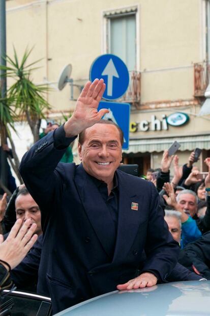 Silvio Berlusconi asignará 20 millones de euros a su ex novia
