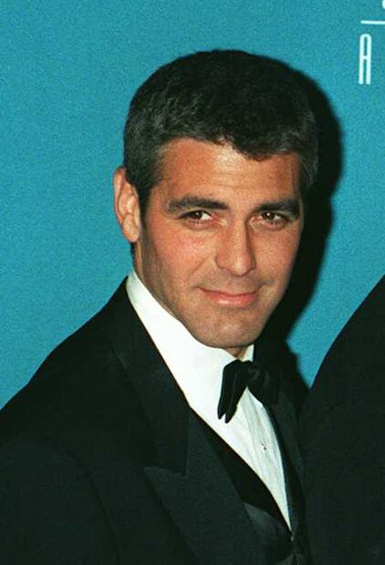 Los sexys actores que han dado vida a Batman y Superman