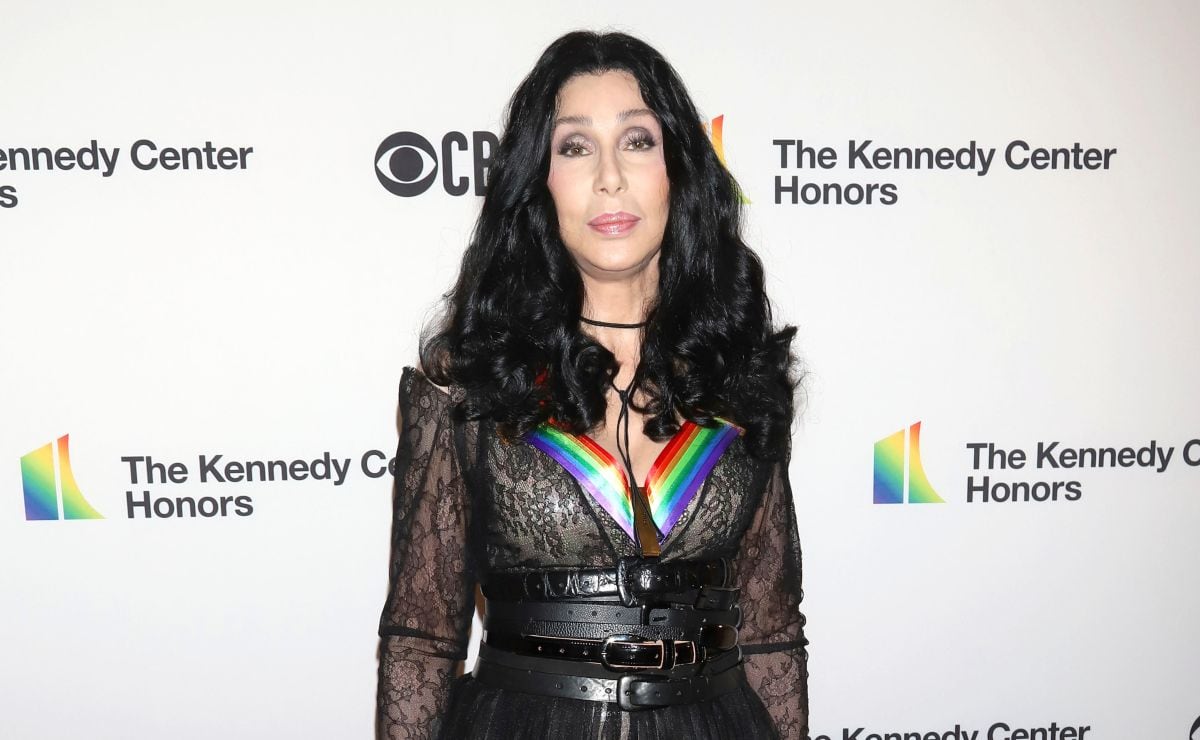 Cher explica por qué le resultó difícil la transición de género de su hijo Chaz