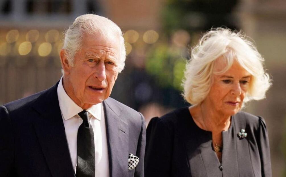 Simon Charles Dorante, supuesto hijo de Carlos III y Camila, ofrece su historia 'secreta' a Netflix