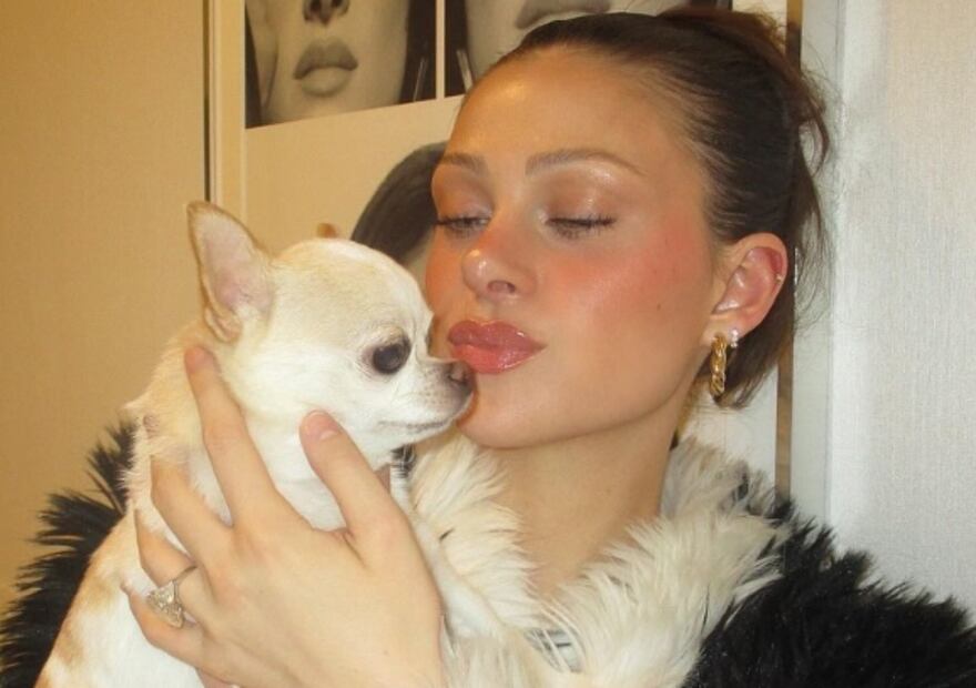 Nicola Peltz Beckham y Nala / Foto: Instagram