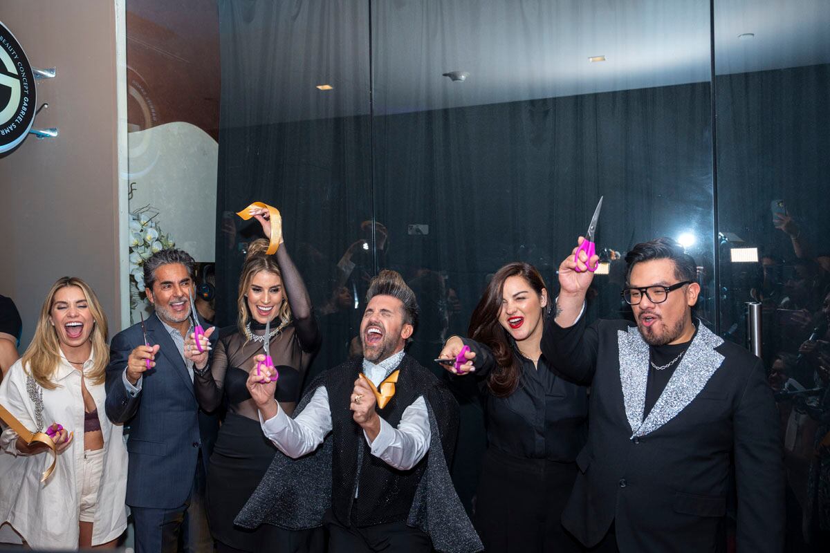 Andy Escalona, Raúl Araiza, Daniela Coria, Gabriel Samra, Maite Perroni y Christian Hernández. (Foto: Héptor Arjona)
