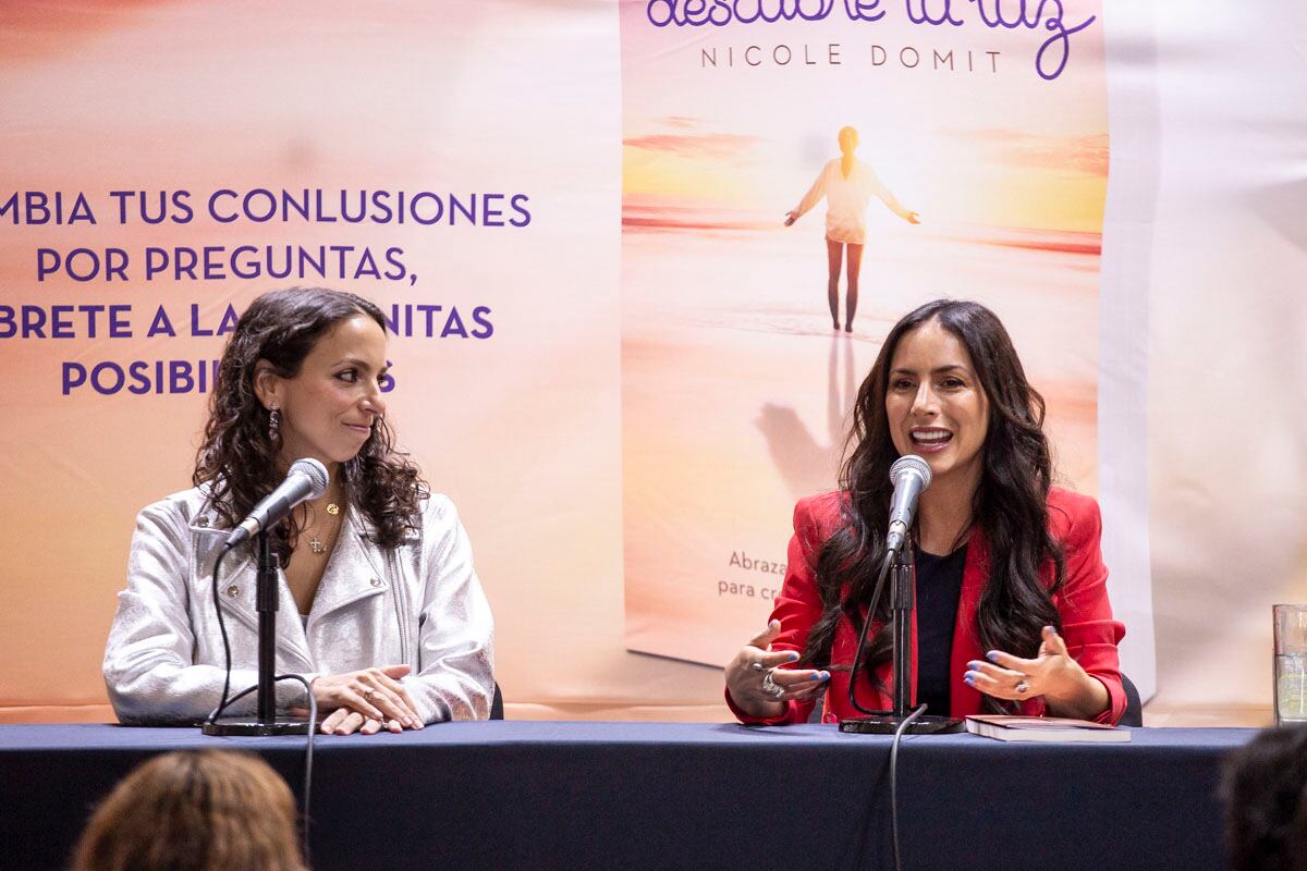 Nicole Domit y Claudia Lizaldi. (Foto: Esteban Torreblanca)