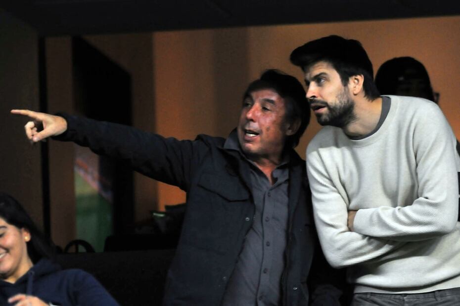 Gerard Piqué junto a Emilio Azcárraga Jean / AFP
