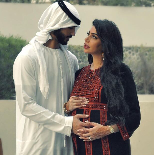 La esposa de Omar Borkan presume su embarazo